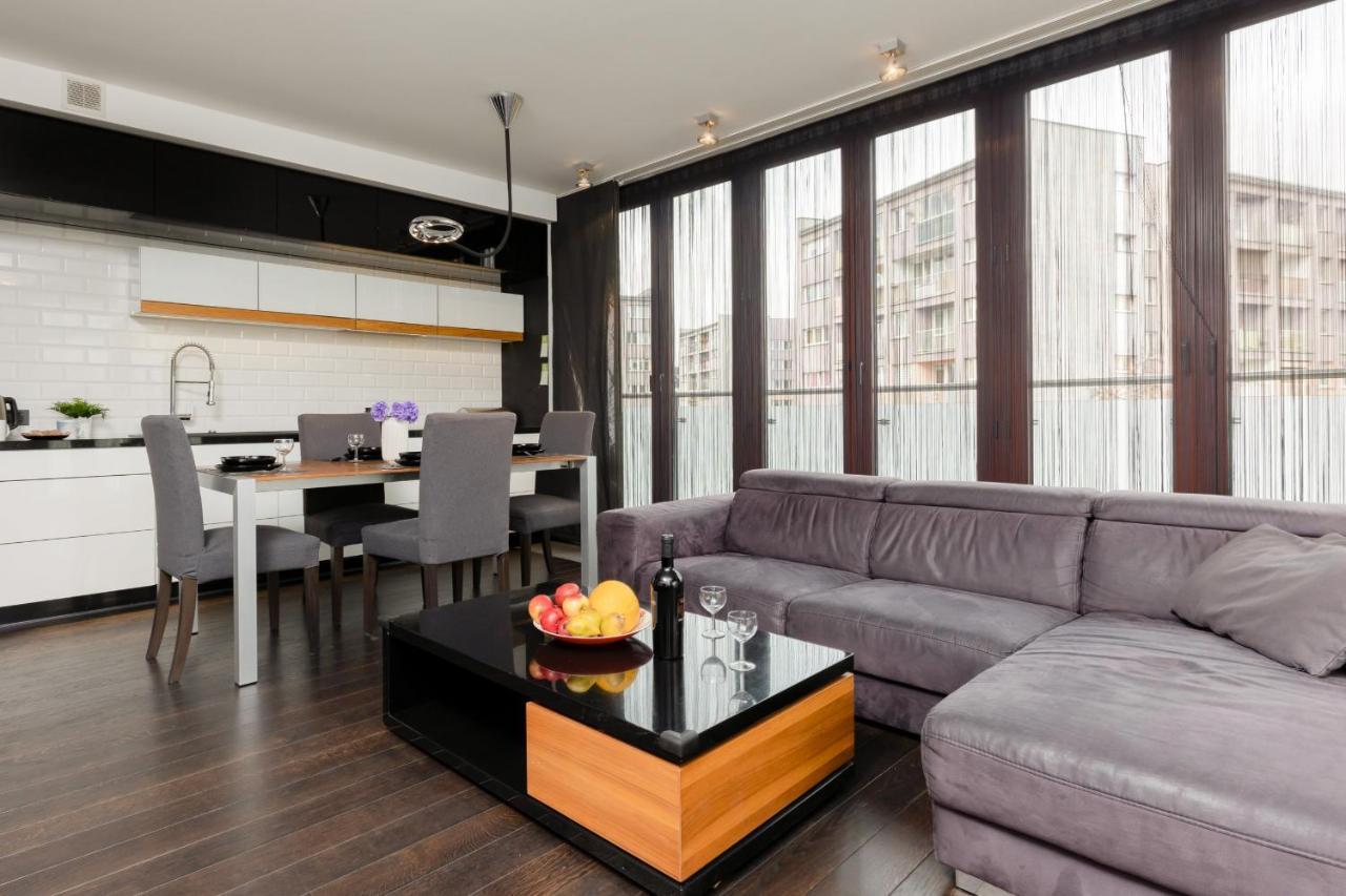 Warsaw Srodmiescie Riverside Three-Bedroom Apartment By Renters Exteriör bild