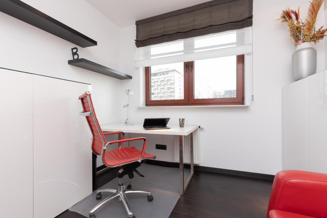 Warsaw Srodmiescie Riverside Three-Bedroom Apartment By Renters Exteriör bild